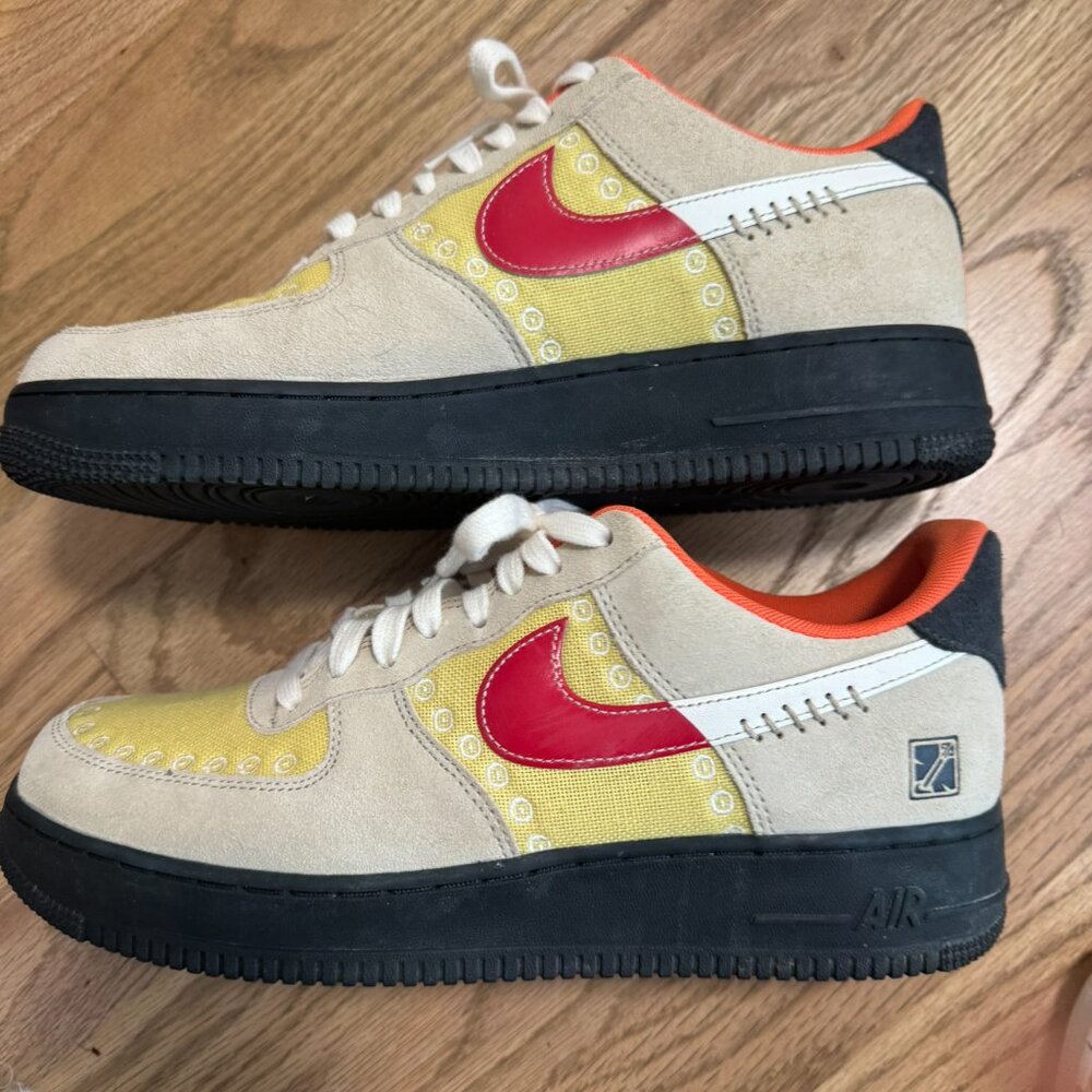Nike Air Force 1 Low '07 LX Somos Familia - Men's size 10